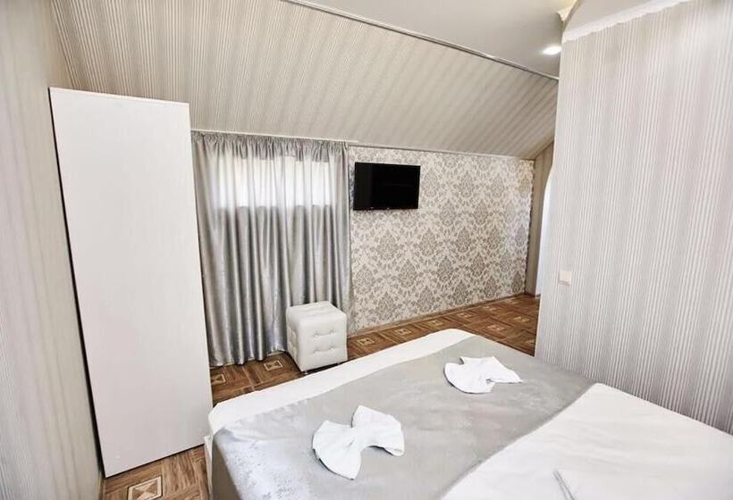 هتل Zhemchuzhina Zarech Ya