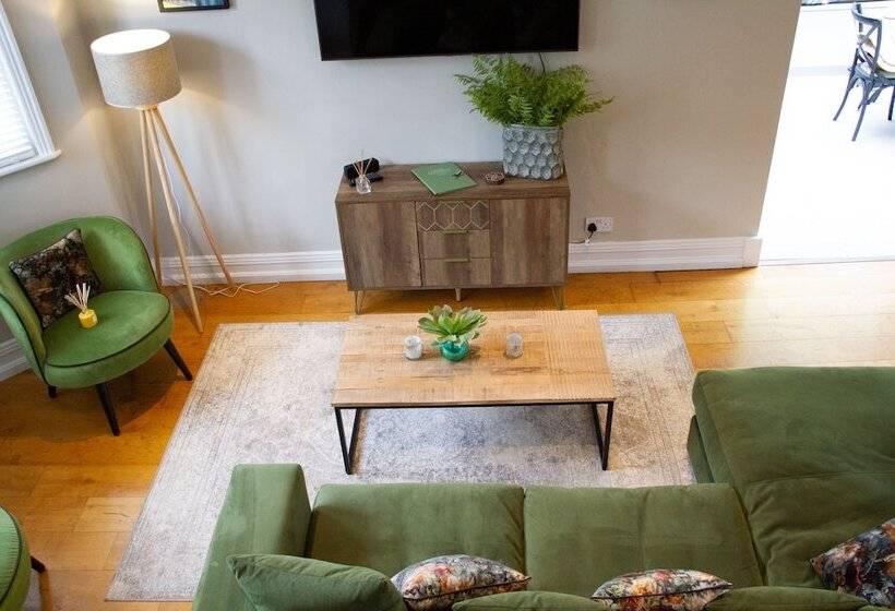 Lock Keepers Cottage Detached House In The City