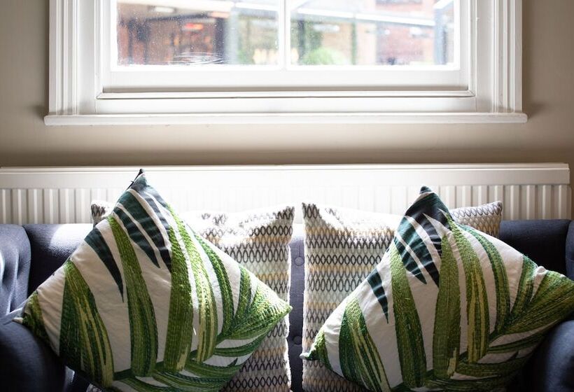 Lock Keepers Cottage Detached House In The City