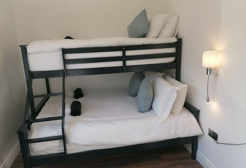 Lovely 3bed Cabin In Meigh