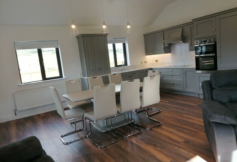 Lovely 3bed Cabin In Meigh