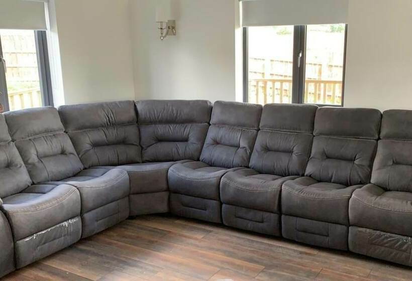 Lovely 3bed Cabin In Meigh