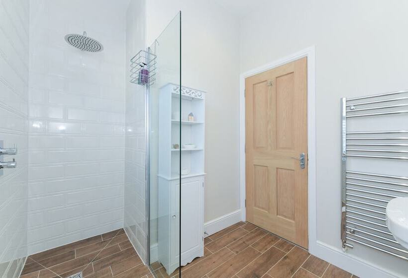 レジデンス Borrowfield Lodge