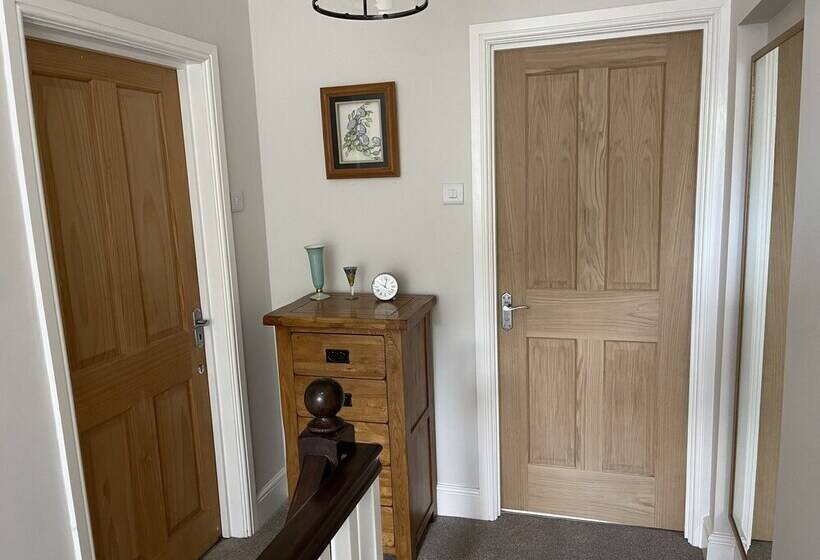 レジデンス Borrowfield Lodge