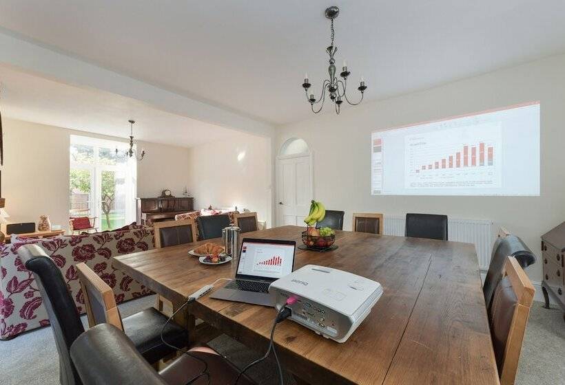 レジデンス Borrowfield Lodge