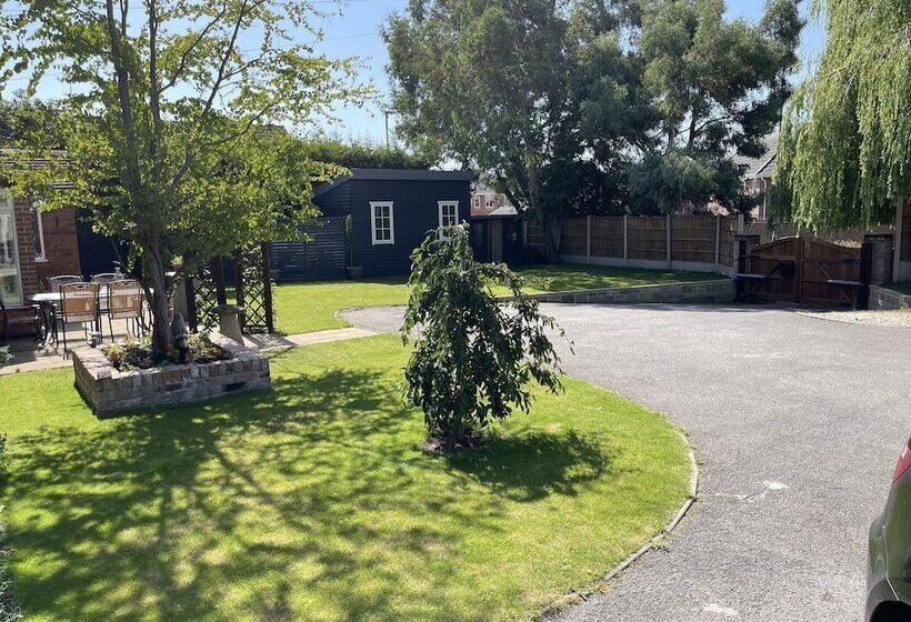 レジデンス Borrowfield Lodge