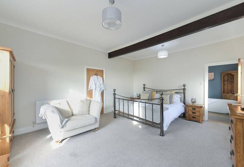 レジデンス Borrowfield Lodge