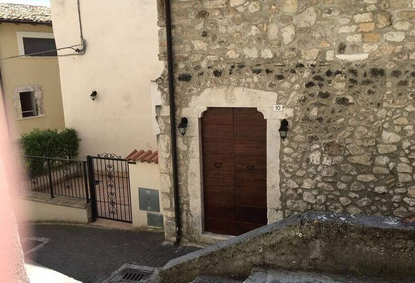 إقامة Large Medieval House In National Park, Super View