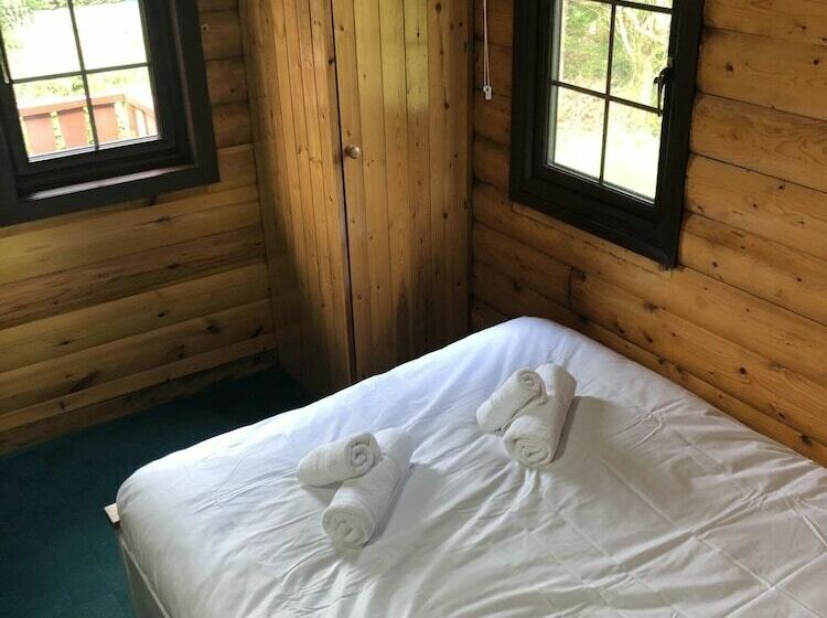 Snowdonia Log Cabin With 2 Beds W/ Private Garden