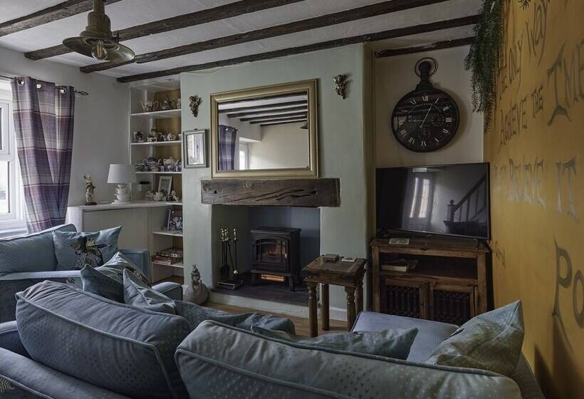 Violets Wonderland Cottage