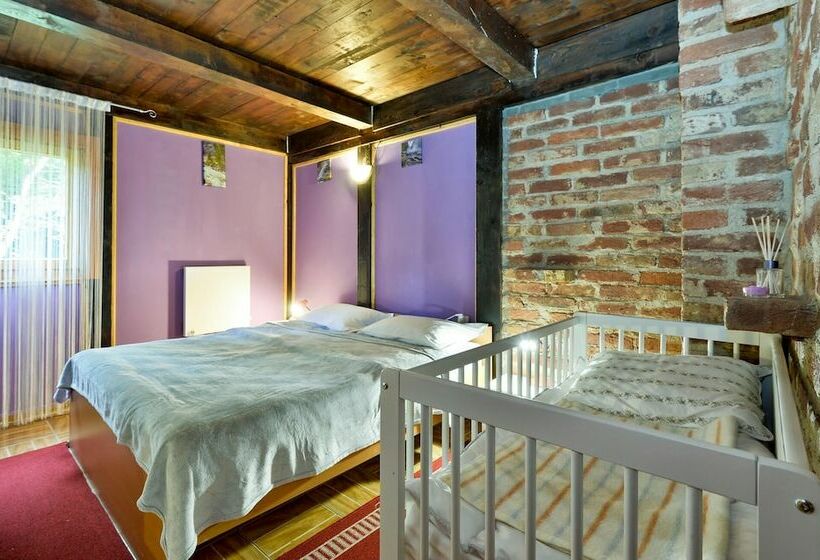 Awesome Home In Krizanec With 3 Bedrooms, Wifi And Outdoor Swimming Pool