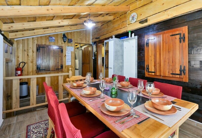 Awesome Home In Krizanec With 3 Bedrooms, Wifi And Outdoor Swimming Pool
