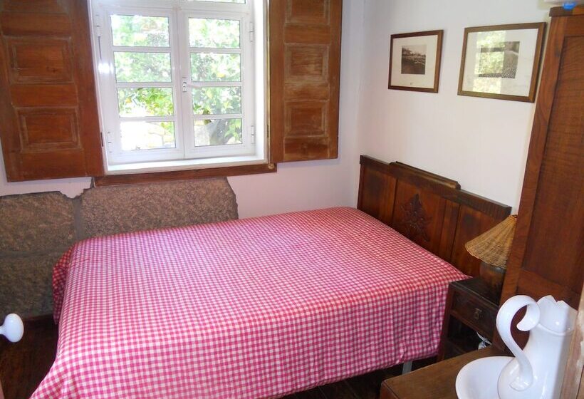 Charming 2 Bed Cottage In Santa Marinha Do Zêzere