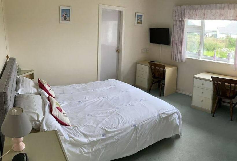 Cosy Seaside Holiday Cottage In Fairbourne