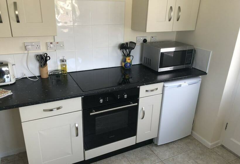 Cosy Seaside Holiday Cottage In Fairbourne