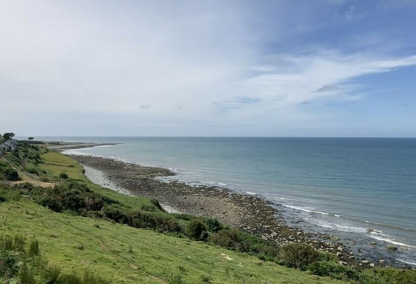 Cosy Seaside Holiday Cottage In Fairbourne
