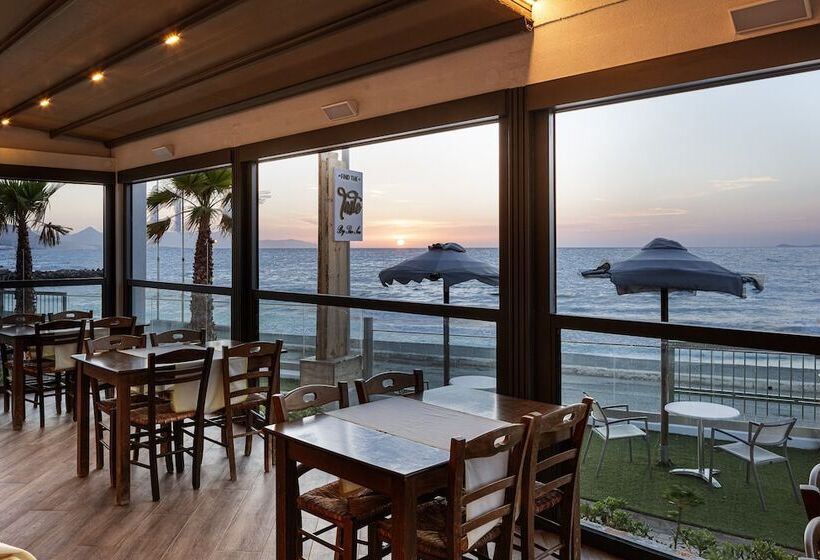 Golden Bay Boutique Hotel & Bungalows