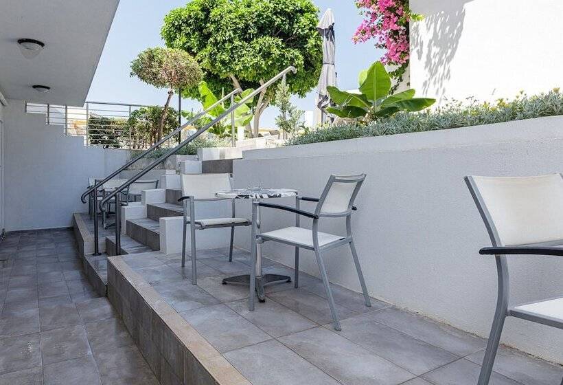 Golden Bay Boutique Hotel & Bungalows