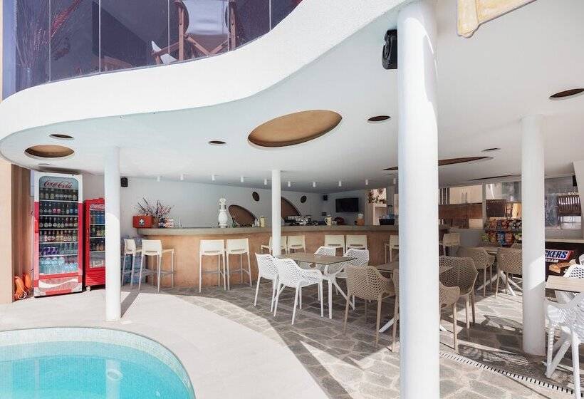 Golden Bay Boutique Hotel & Bungalows