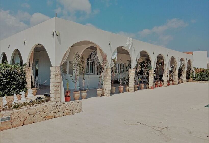 مسافرخانه Armonia