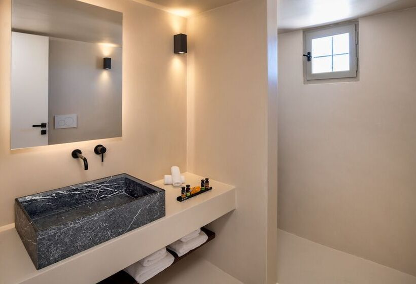 هتل Azanti Suites