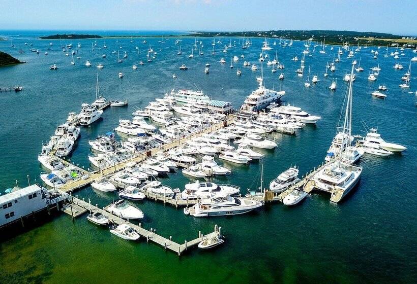 בית מלון כפרי Champlin S Marina & Resort