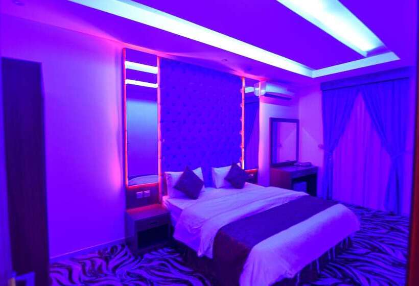 בית מלון כפרי Laylati Al Hamra