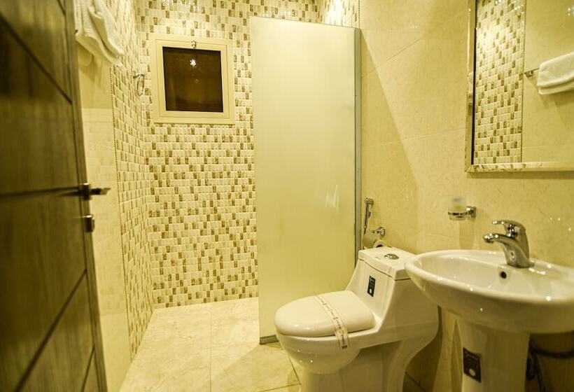 בית מלון כפרי Laylati Al Hamra