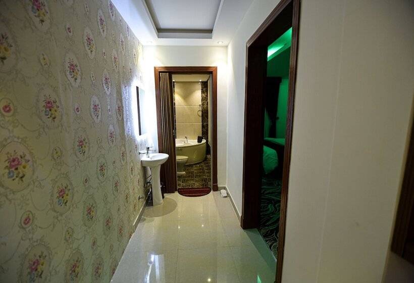 בית מלון כפרי Laylati Al Hamra