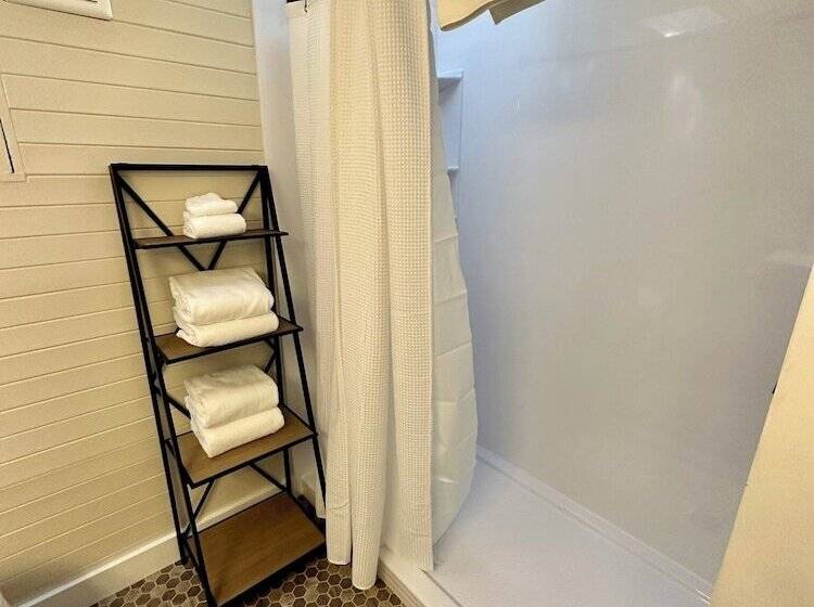 Отель Napa Valley Railway Inn