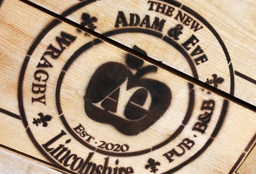 Отель The Adam & Eve