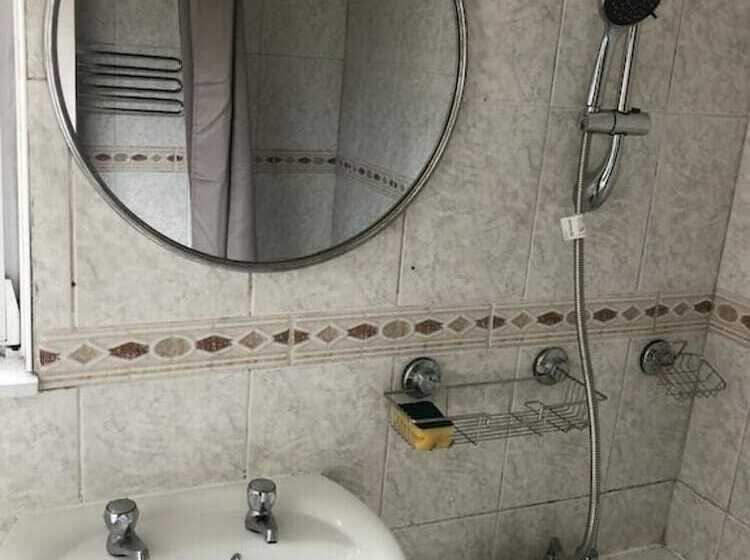 إقامة Lovely 3bed House In Gillingham