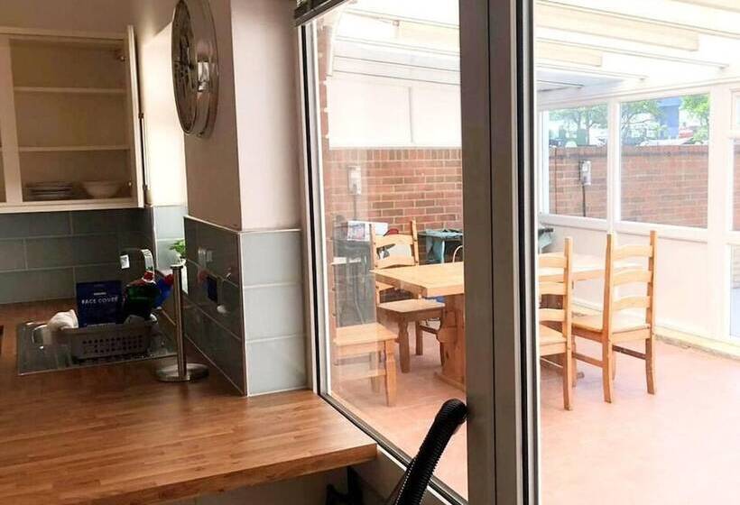 דירת נופש Spacious 3br Home In Bedford For Big Groups