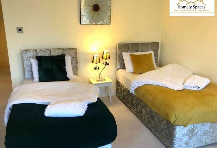 住所 Spacious 3br Home In Bedford For Big Groups