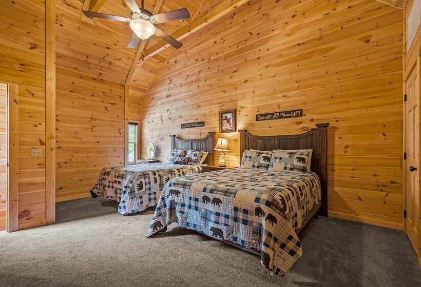 Bear Necessities   3 Bedrooms, 3 Baths, Sleeps 10 3 Cabin By Redawning