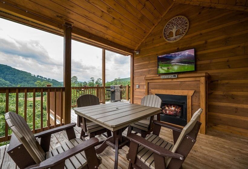 Bear Necessities   3 Bedrooms, 3 Baths, Sleeps 10 3 Cabin By Redawning