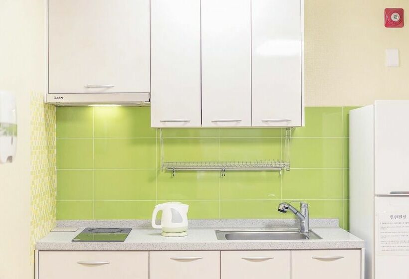 Yeosu Junghyun Pension