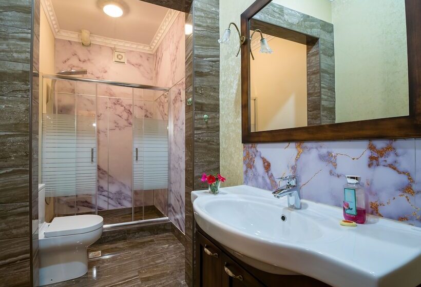 פנסיון Suite Room For 5