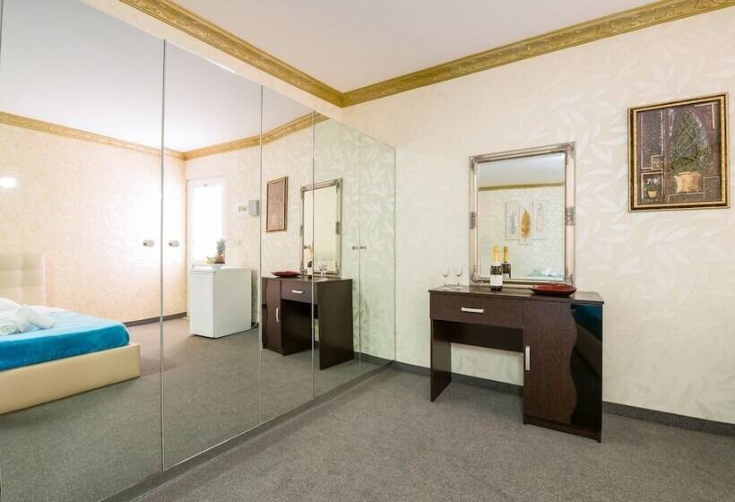 פנסיון Suite Room For 5