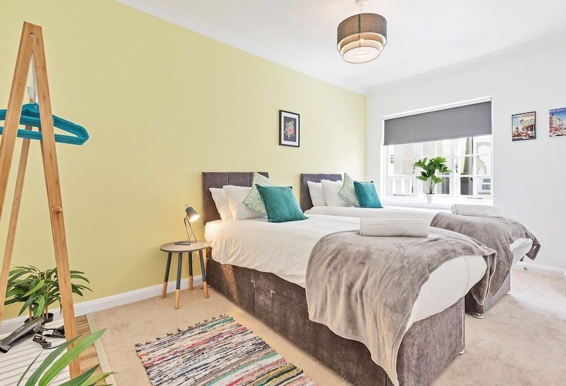 פנסיון The Old Brewery House | By My Getaways | Free Parking