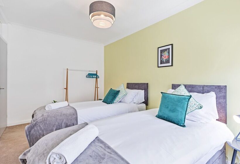 פנסיון The Old Brewery House | By My Getaways | Free Parking