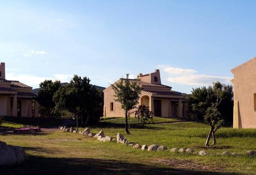 Курорт Family Rooms Budoni