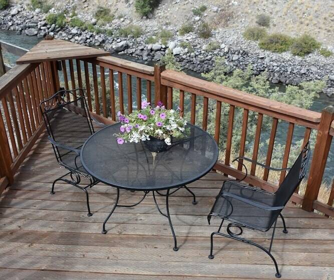 Yellowstone River Suites