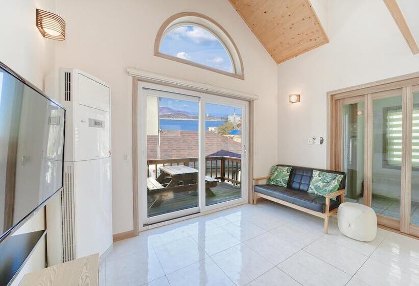 Yeosu Healling Spa Pension