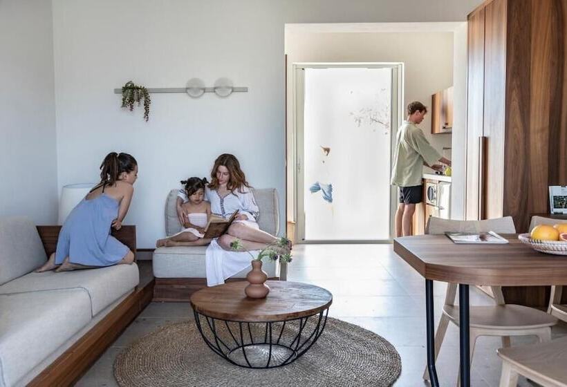 هتل Alero Seaside Skyros Resort