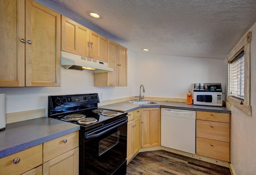 فندق Alpine Lodge