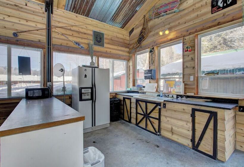 فندق Alpine Lodge