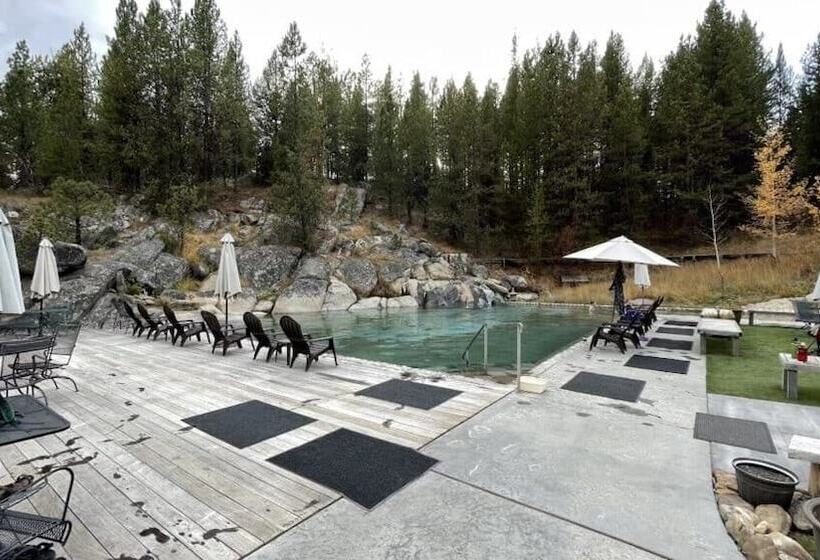 فندق Alpine Lodge