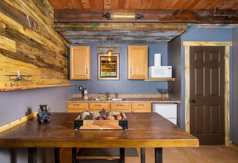 Icicle Ridge Retreat