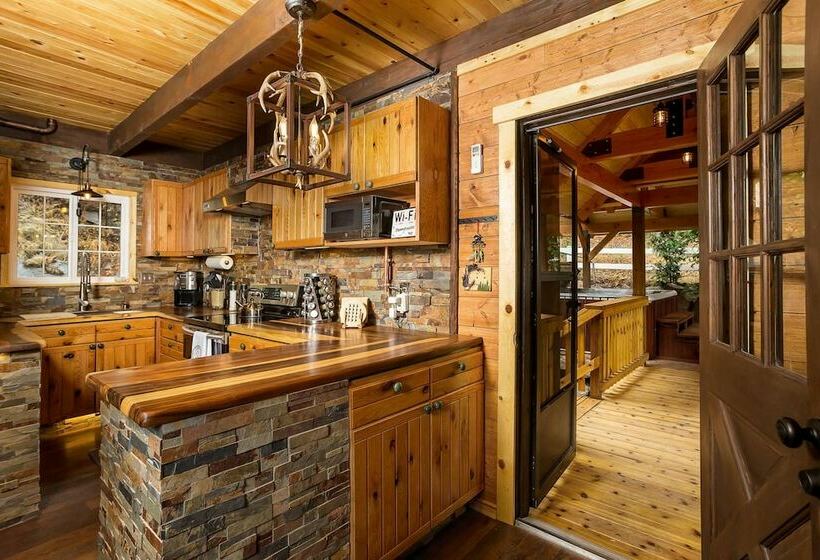 Icicle Ridge Retreat